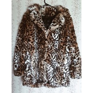 Extremely soft leopard coat!
